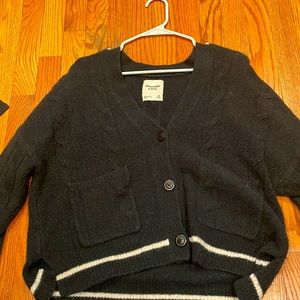 Abercrombie button down sweater with pockets and stripe detail
